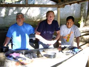 DSC02331 Washing at the Lavadero in Zitacuaro.jpg